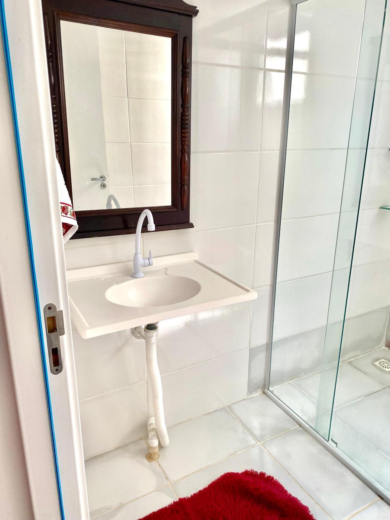 Inteiro 2 Quartos Com Piscina *